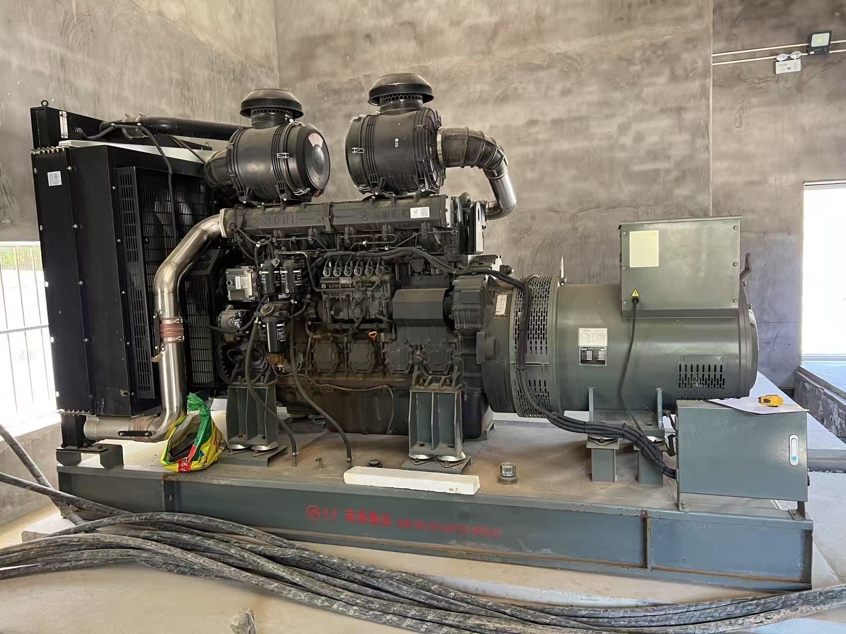 陜西延安某養(yǎng)殖場(chǎng)500kw上柴發(fā)電機(jī)組現(xiàn)場(chǎng)